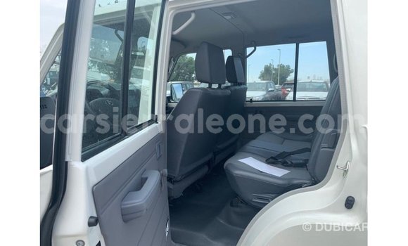Buy Import Toyota Land Cruiser White Car in Import - Dubai in Kailahun Buy Import Toyota Land Cruiser White Car in Import - Dubai in Kailahun
