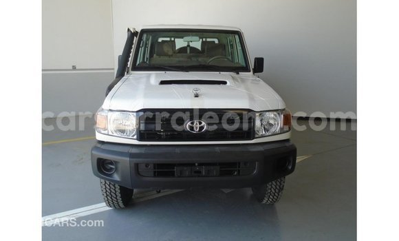 Acheter Import Voiture Toyota Land Cruiser Blanc à Import - Dubai, Kailahun Acheter Import Voiture Toyota Land Cruiser Blanc à Import - Dubai, Kailahun