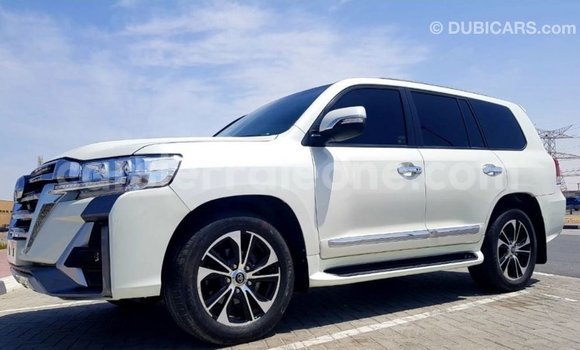 Acheter Import Voiture Toyota Land Cruiser Blanc à Import - Dubai, Kailahun Acheter Import Voiture Toyota Land Cruiser Blanc à Import - Dubai, Kailahun