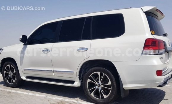 Acheter Import Voiture Toyota Land Cruiser Blanc à Import - Dubai, Kailahun Acheter Import Voiture Toyota Land Cruiser Blanc à Import - Dubai, Kailahun