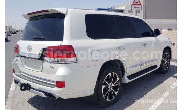 Acheter Import Voiture Toyota Land Cruiser Blanc à Import - Dubai, Kailahun Acheter Import Voiture Toyota Land Cruiser Blanc à Import - Dubai, Kailahun