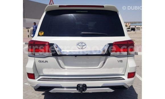Acheter Import Voiture Toyota Land Cruiser Blanc à Import - Dubai, Kailahun Acheter Import Voiture Toyota Land Cruiser Blanc à Import - Dubai, Kailahun