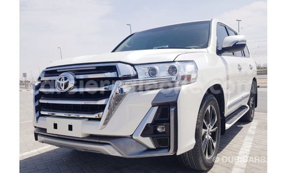 Acheter Import Voiture Toyota Land Cruiser Blanc à Import - Dubai, Kailahun Acheter Import Voiture Toyota Land Cruiser Blanc à Import - Dubai, Kailahun