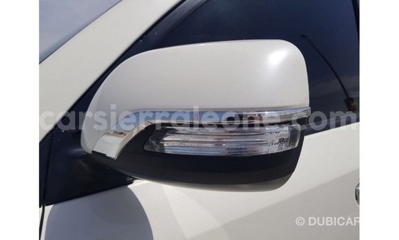 Acheter Import Voiture Toyota Land Cruiser Blanc à Import - Dubai, Kailahun Acheter Import Voiture Toyota Land Cruiser Blanc à Import - Dubai, Kailahun