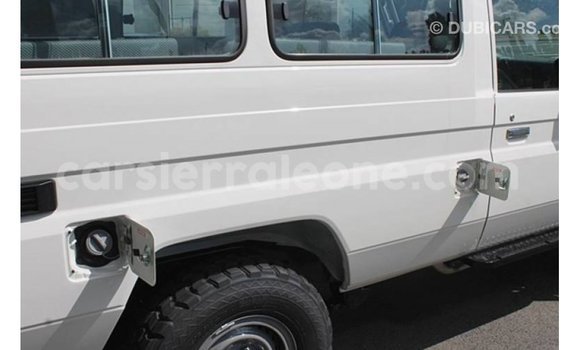 Buy Import Toyota Land Cruiser White Car in Import - Dubai in Kailahun Buy Import Toyota Land Cruiser White Car in Import - Dubai in Kailahun