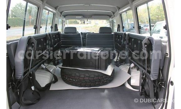 Buy Import Toyota Land Cruiser White Car in Import - Dubai in Kailahun Buy Import Toyota Land Cruiser White Car in Import - Dubai in Kailahun