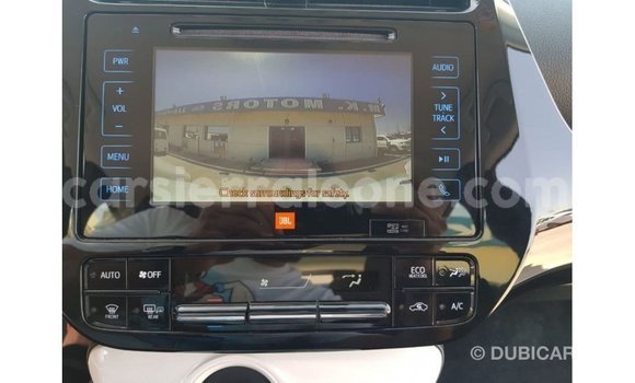 Buy Import Toyota Prius White Car in Import - Dubai in Kailahun Buy Import Toyota Prius White Car in Import - Dubai in Kailahun