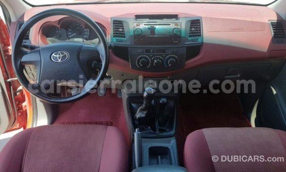 Acheter Import Voiture Toyota Hilux Rouge à Import - Dubai, Kailahun Acheter Import Voiture Toyota Hilux Rouge à Import - Dubai, Kailahun