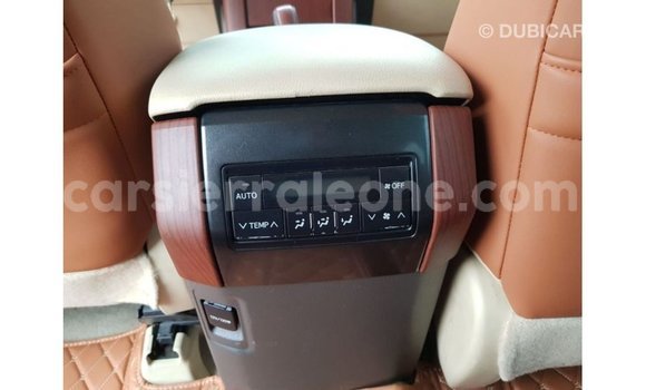 Acheter Import Voiture Toyota Prado Blanc à Import - Dubai, Kailahun Acheter Import Voiture Toyota Prado Blanc à Import - Dubai, Kailahun