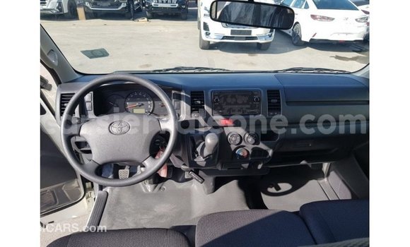 Buy Import Toyota Hiace White Car in Import - Dubai in Kailahun Buy Import Toyota Hiace White Car in Import - Dubai in Kailahun