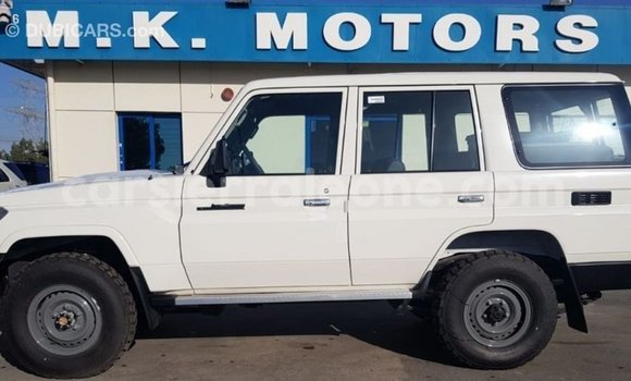 Buy Import Toyota Land Cruiser White Car in Import - Dubai in Kailahun Buy Import Toyota Land Cruiser White Car in Import - Dubai in Kailahun