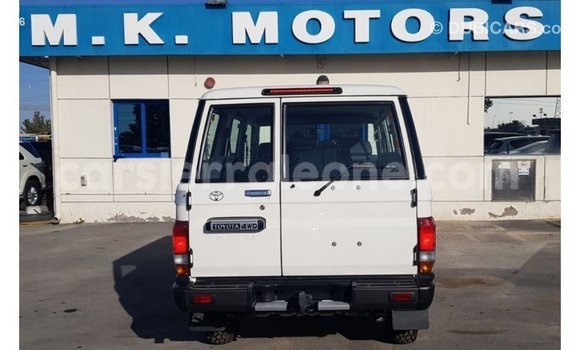 Buy Import Toyota Land Cruiser White Car in Import - Dubai in Kailahun Buy Import Toyota Land Cruiser White Car in Import - Dubai in Kailahun