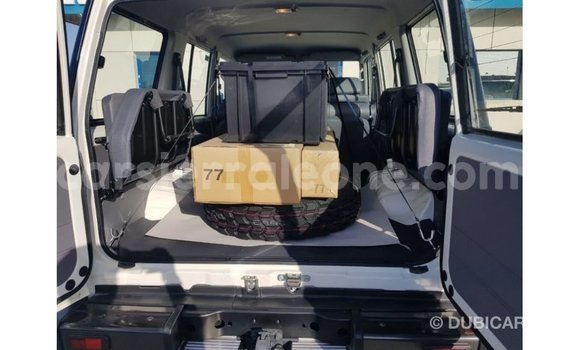 Buy Import Toyota Land Cruiser White Car in Import - Dubai in Kailahun Buy Import Toyota Land Cruiser White Car in Import - Dubai in Kailahun
