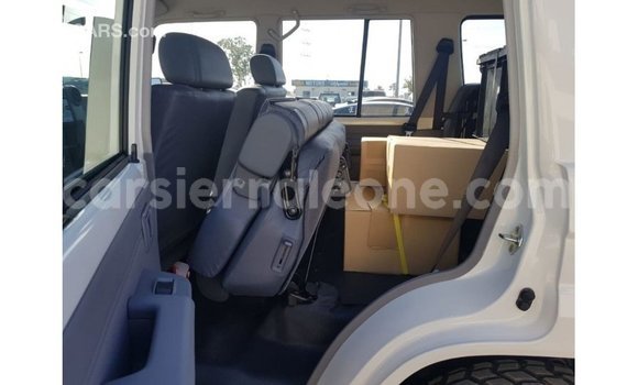 Buy Import Toyota Land Cruiser White Car in Import - Dubai in Kailahun Buy Import Toyota Land Cruiser White Car in Import - Dubai in Kailahun