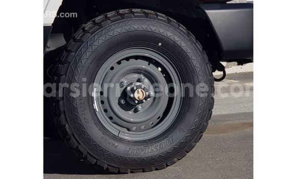 Buy Import Toyota Land Cruiser White Car in Import - Dubai in Kailahun Buy Import Toyota Land Cruiser White Car in Import - Dubai in Kailahun