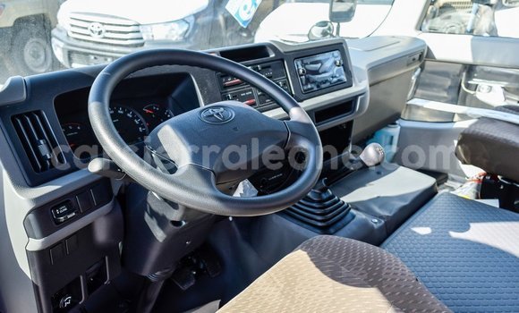 Buy Import Toyota Coaster White Car in Import - Dubai in Kailahun Buy Import Toyota Coaster White Car in Import - Dubai in Kailahun
