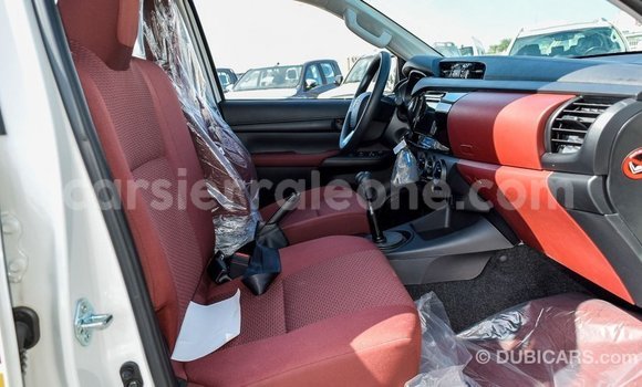 Buy Import Toyota Hilux White Car in Import - Dubai in Kailahun Buy Import Toyota Hilux White Car in Import - Dubai in Kailahun