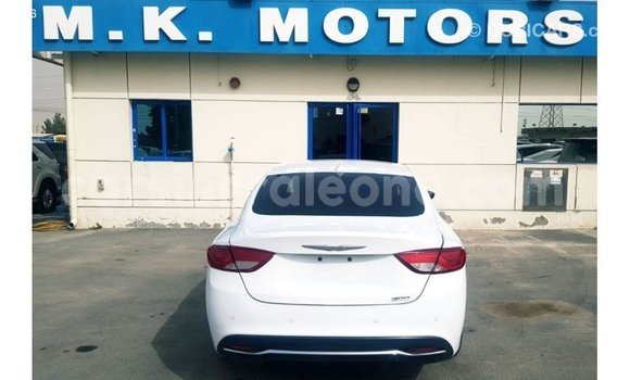 Acheter Import Voiture Chrysler 200 Blanc à Import - Dubai, Kailahun Acheter Import Voiture Chrysler 200 Blanc à Import - Dubai, Kailahun