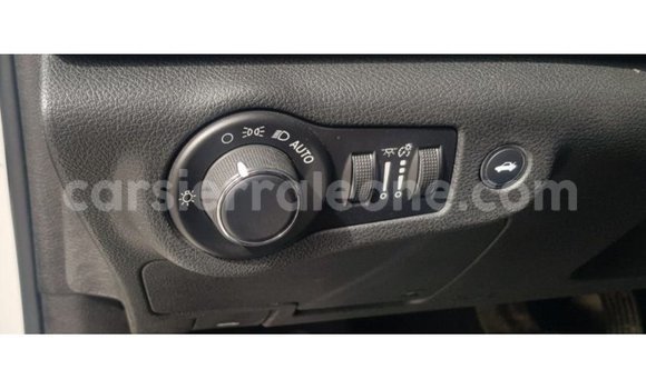 Acheter Import Voiture Chrysler 200 Blanc à Import - Dubai, Kailahun Acheter Import Voiture Chrysler 200 Blanc à Import - Dubai, Kailahun