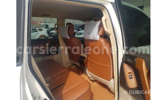 Buy Import Toyota Land Cruiser White Car in Import - Dubai in Kailahun Buy Import Toyota Land Cruiser White Car in Import - Dubai in Kailahun