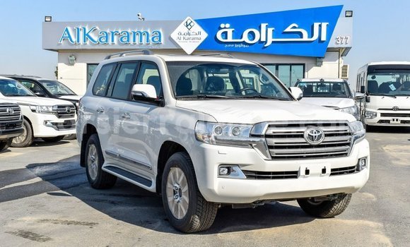 Buy Import Toyota Land Cruiser White Car in Import - Dubai in Kailahun Buy Import Toyota Land Cruiser White Car in Import - Dubai in Kailahun