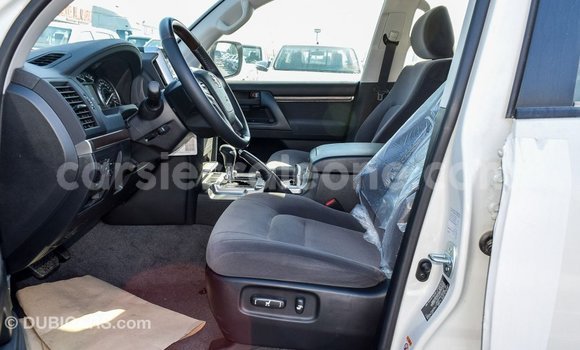 Buy Import Toyota Land Cruiser White Car in Import - Dubai in Kailahun Buy Import Toyota Land Cruiser White Car in Import - Dubai in Kailahun