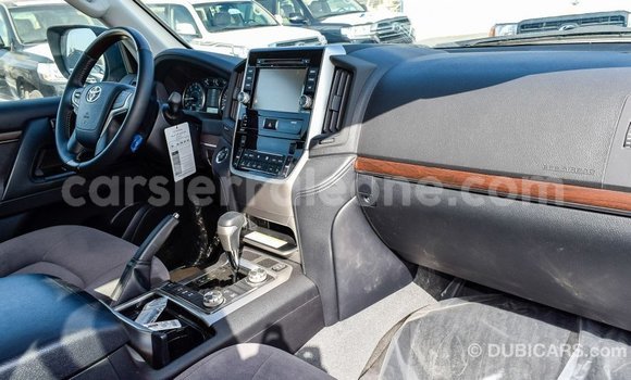 Buy Import Toyota Land Cruiser White Car in Import - Dubai in Kailahun Buy Import Toyota Land Cruiser White Car in Import - Dubai in Kailahun