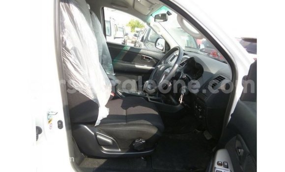 Buy Import Toyota Hilux White Car in Import - Dubai in Kailahun Buy Import Toyota Hilux White Car in Import - Dubai in Kailahun
