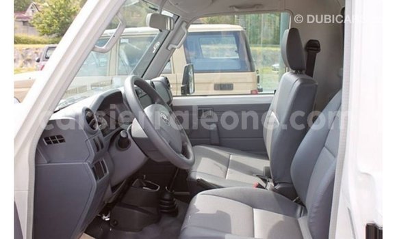 Buy Import Toyota Land Cruiser White Car in Import - Dubai in Kailahun Buy Import Toyota Land Cruiser White Car in Import - Dubai in Kailahun
