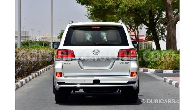 Big with watermark toyota land cruiser kailahun import dubai 6418