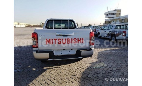 Buy Import Mitsubishi L200 White Car in Import - Dubai in Kailahun Buy Import Mitsubishi L200 White Car in Import - Dubai in Kailahun