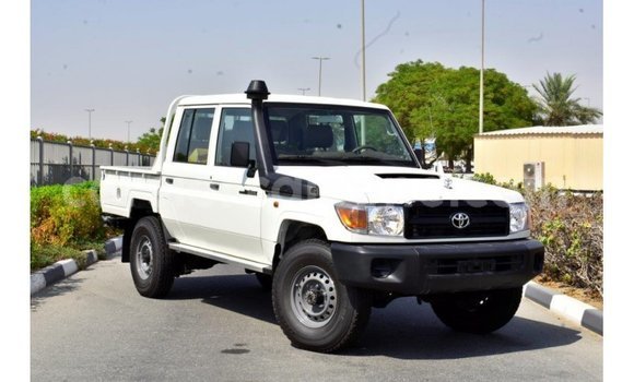 Buy Import Toyota Land Cruiser White Car in Import - Dubai in Kailahun Buy Import Toyota Land Cruiser White Car in Import - Dubai in Kailahun
