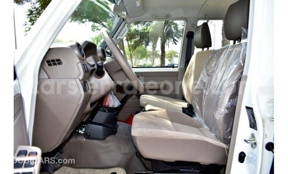 Buy Import Toyota Land Cruiser White Car in Import - Dubai in Kailahun Buy Import Toyota Land Cruiser White Car in Import - Dubai in Kailahun