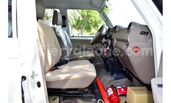 Buy Import Toyota Land Cruiser White Car in Import - Dubai in Kailahun Buy Import Toyota Land Cruiser White Car in Import - Dubai in Kailahun