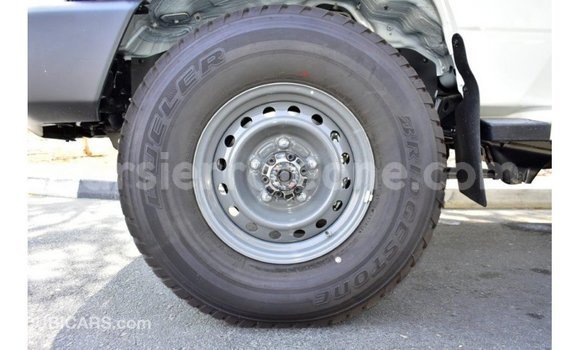 Buy Import Toyota Land Cruiser White Car in Import - Dubai in Kailahun Buy Import Toyota Land Cruiser White Car in Import - Dubai in Kailahun