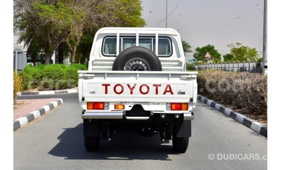 Buy Import Toyota Land Cruiser White Car in Import - Dubai in Kailahun Buy Import Toyota Land Cruiser White Car in Import - Dubai in Kailahun