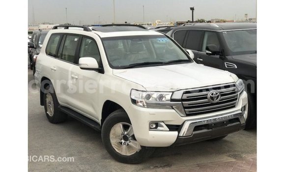 Buy Import Toyota Land Cruiser White Car in Import - Dubai in Kailahun Buy Import Toyota Land Cruiser White Car in Import - Dubai in Kailahun