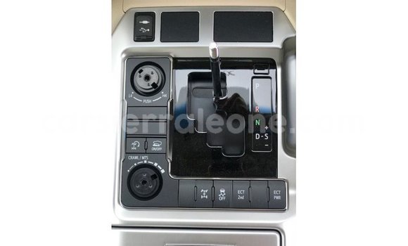 Buy Import Toyota Land Cruiser White Car in Import - Dubai in Kailahun Buy Import Toyota Land Cruiser White Car in Import - Dubai in Kailahun