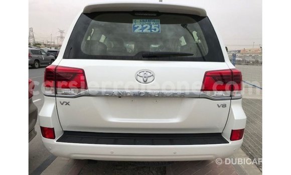 Buy Import Toyota Land Cruiser White Car in Import - Dubai in Kailahun Buy Import Toyota Land Cruiser White Car in Import - Dubai in Kailahun