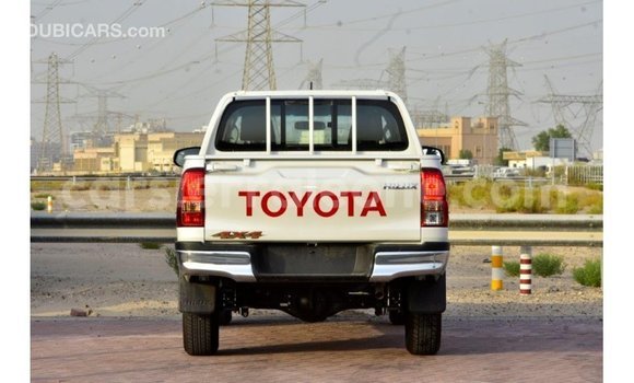 Buy Import Toyota Hilux White Car in Import - Dubai in Kailahun Buy Import Toyota Hilux White Car in Import - Dubai in Kailahun