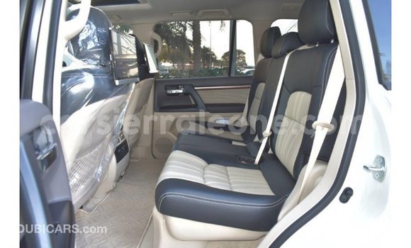 Buy Import Toyota Land Cruiser White Car in Import - Dubai in Kailahun Buy Import Toyota Land Cruiser White Car in Import - Dubai in Kailahun