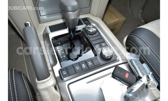 Buy Import Toyota Land Cruiser White Car in Import - Dubai in Kailahun Buy Import Toyota Land Cruiser White Car in Import - Dubai in Kailahun