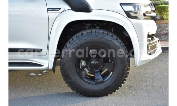 Buy Import Toyota Land Cruiser White Car in Import - Dubai in Kailahun Buy Import Toyota Land Cruiser White Car in Import - Dubai in Kailahun