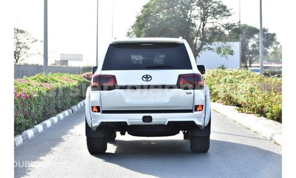 Buy Import Toyota Land Cruiser White Car in Import - Dubai in Kailahun Buy Import Toyota Land Cruiser White Car in Import - Dubai in Kailahun