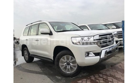Buy Import Toyota Land Cruiser White Car in Import - Dubai in Kailahun Buy Import Toyota Land Cruiser White Car in Import - Dubai in Kailahun