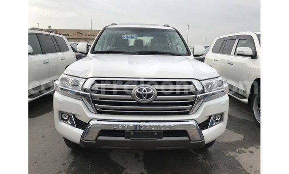 Buy Import Toyota Land Cruiser White Car in Import - Dubai in Kailahun Buy Import Toyota Land Cruiser White Car in Import - Dubai in Kailahun