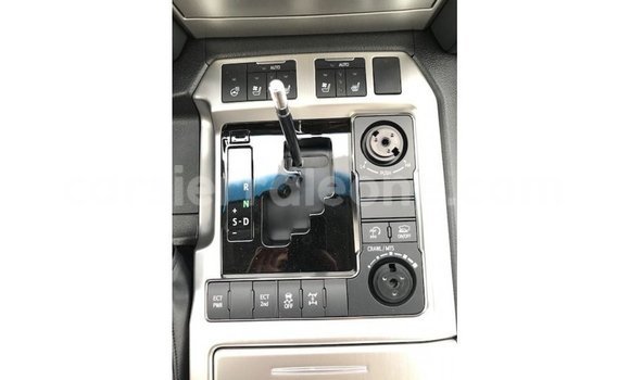 Buy Import Toyota Land Cruiser White Car in Import - Dubai in Kailahun Buy Import Toyota Land Cruiser White Car in Import - Dubai in Kailahun