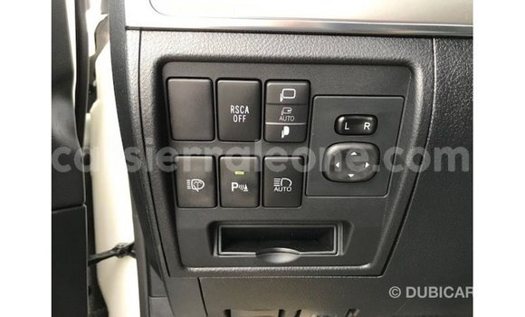 Buy Import Toyota Land Cruiser White Car in Import - Dubai in Kailahun Buy Import Toyota Land Cruiser White Car in Import - Dubai in Kailahun