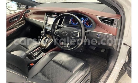 Buy Import Toyota Harrier White Car in Import - Dubai in Kailahun Buy Import Toyota Harrier White Car in Import - Dubai in Kailahun