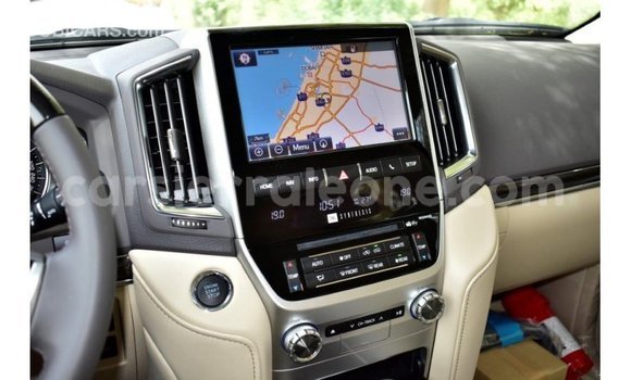 Buy Import Toyota Land Cruiser White Car in Import - Dubai in Kailahun Buy Import Toyota Land Cruiser White Car in Import - Dubai in Kailahun